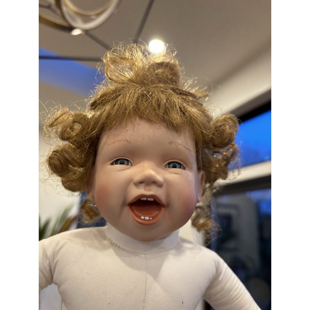 Ashton Drake 1992 PorcelainMy First Christmas Kathy Hippensteel‎ Doll 9.5 Inches